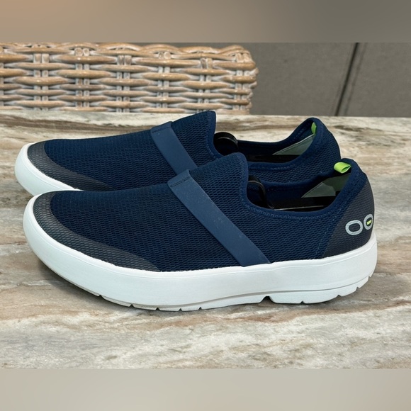 Women’s OOFOS OOmg Low- navy blue. Size 10 - Picture 10 of 13